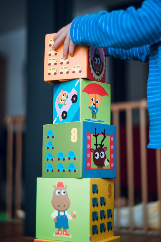 Kinder lernen am besten im freien Spiel.