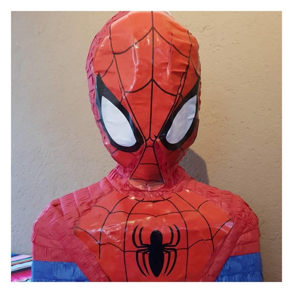 Vieles, was man für einen Geburtstag braucht, kann man im Internet bestellen. Ganz stressfrei. So wie diese Spiderman-Pinata.